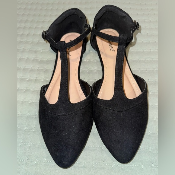 Ataiwee Black T-Strap Flats. NWOT. - Picture 1 of 8